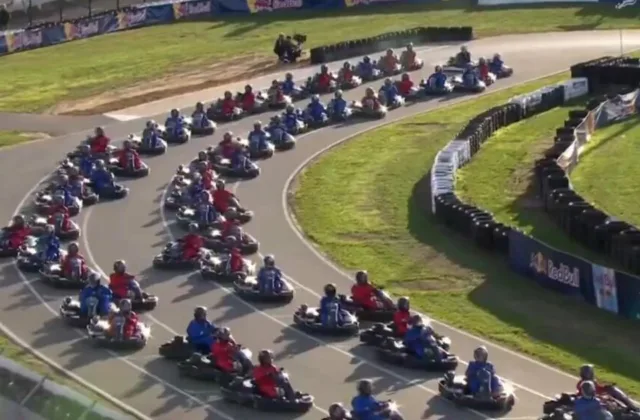 Startavo paskutinis, bet padarė neįmanoma: Verstappenas Silverstone aplenkė 100 varžovų