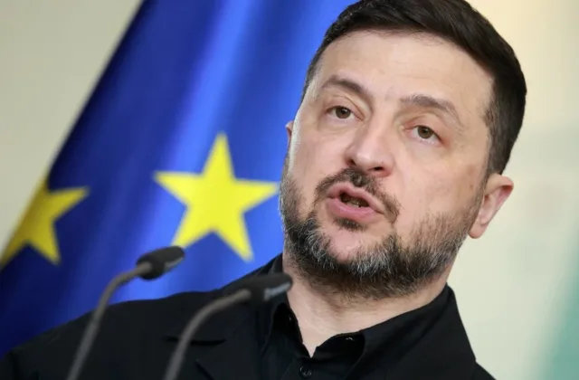Po Zelenskio įspėjimo Turkijos oro linijos apsuko lėktuvus: skrydžiai į Maskvą masiškai atšaukti