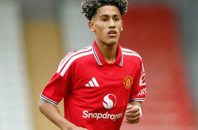 Manchester United“ talentas jau Barselonoje: 15-mečio sprendimas sukėlė klubų kovą