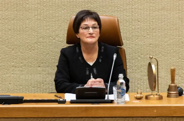 Siūloma keisti tabako gaminius imituojančių prekių tvarką: gamyba būtų leidžiama, bet pardavimas Lietuvoje liktų draudžiamas