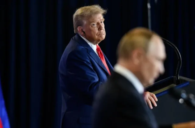 JAV svarsto netikėtą žingsnį Rusijos atžvilgiu: ką Trumpas gali pasiūlyti Putinui dar nepasibaigus karui?