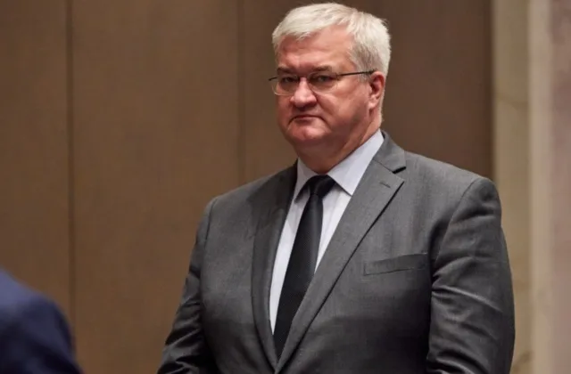 ES priartėjo prie sankcijų Rusijos oligarchams panaikinimo: Ukraina perspėja apie pavojingą signalą Maskvai