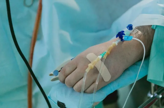 Sepsis gali smogti per kelias valandas: šie požymiai reiškia, kad delsti negalima