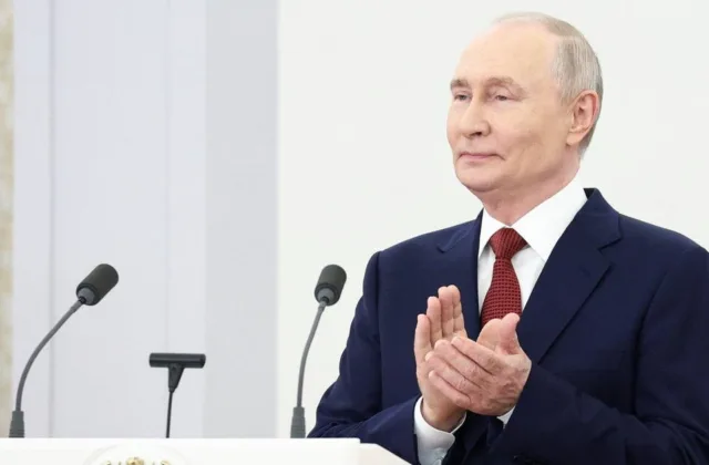 Putinas pripažino skaudžius Ukrainos smūgius Rusijai: apgadinta apie 100 laivų, žuvo užsieniečiai