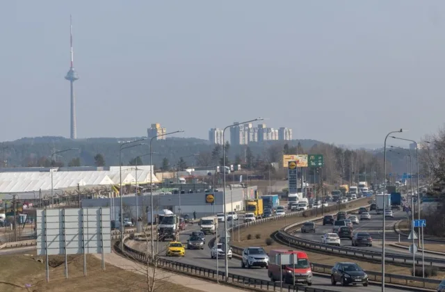 Gariūnų viaduke prasideda naujas etapas: vairuotojų laukia naktiniai ribojimai ir pakeisti autobusų maršrutai