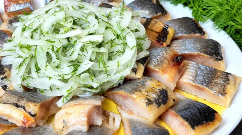 Sausai sūdyta silkė — paprasta ir aromatinga užkanda
