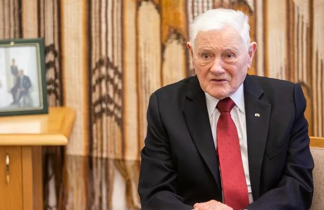 Valdas Adamkus kreipiasi į visus Lietuvos žmones: siunčia jautrią žinią